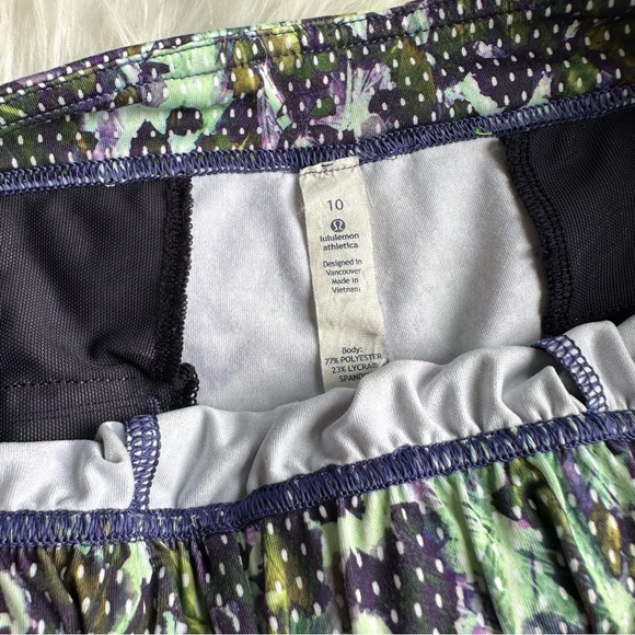 Lululemon Jet Crop Floral Sport Multi Colored, Size 10 - Picture 9 of 9